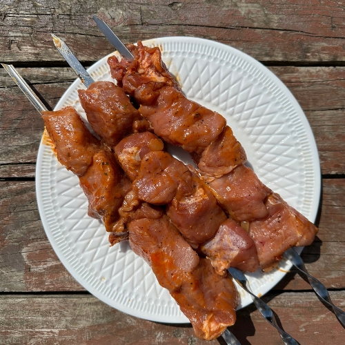 Шашлык из свиной лопатки в соусе "Ткемали" (весовой) охлажденный