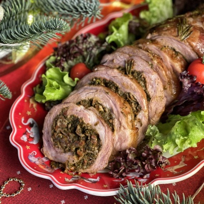 ПРЕДЗАКАЗ! - Рулет из свинины с беконом и шпинатом (весовой) п/ф для запек.